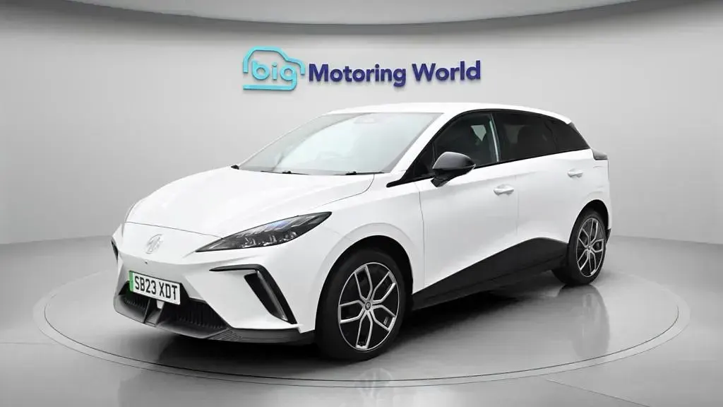 Used MG MG4 EV Trophy 319 kW (435 HP) 2023 White Hatchback