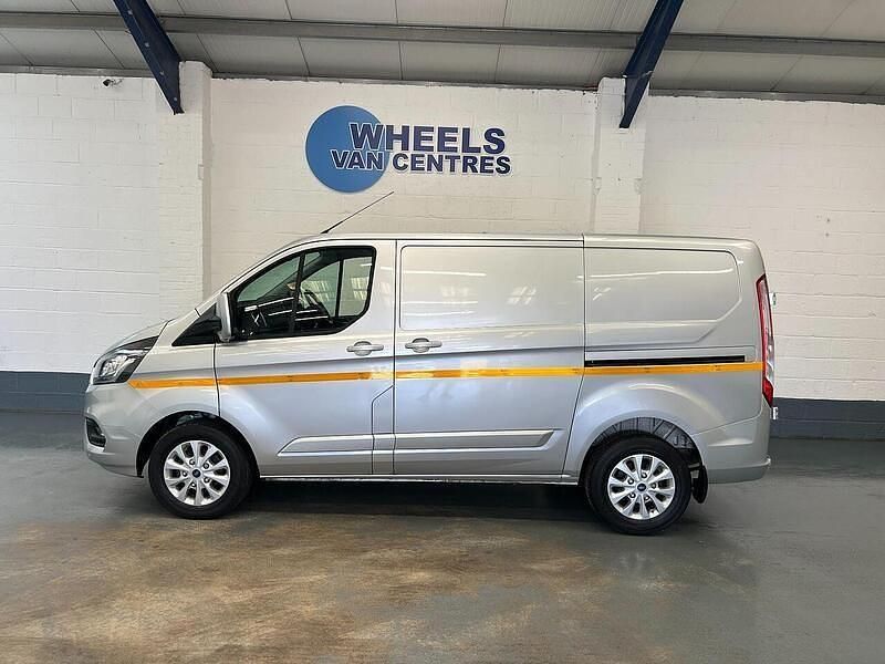 Used Ford Transit Custom Limited 130 HP (95 kW) 2022 Silver Van