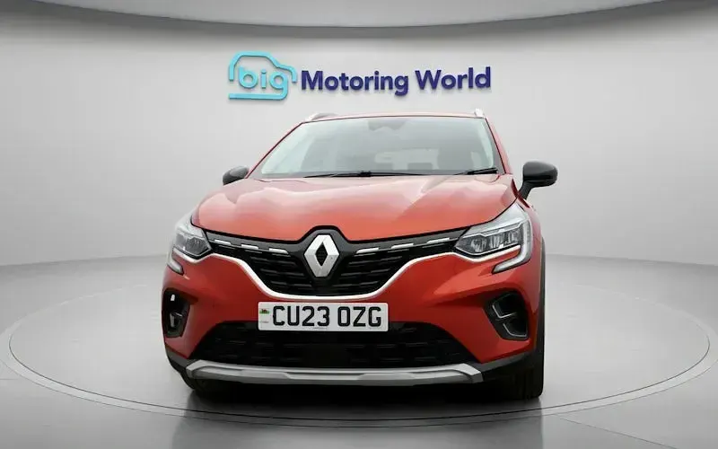 Used Renault Captur Techno 145 HP (106 kW) 2023 Red SUV