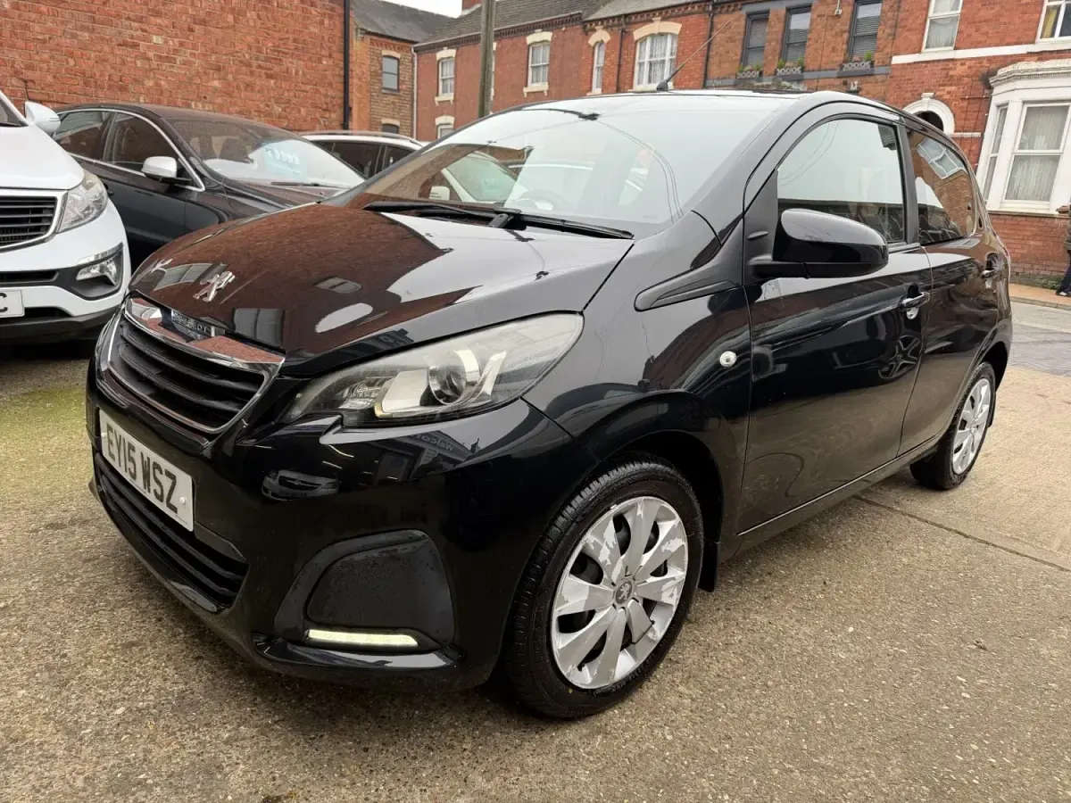 Usado Peugeot 108 Active 68 CV (50 kW) 2015 Negro Utilitario