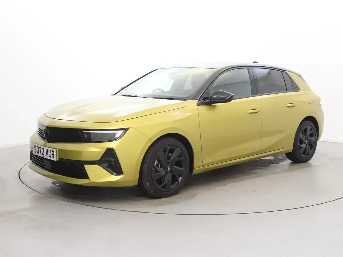 Używany Vauxhall Astra GS Line 2022 Żółty Hatchback
