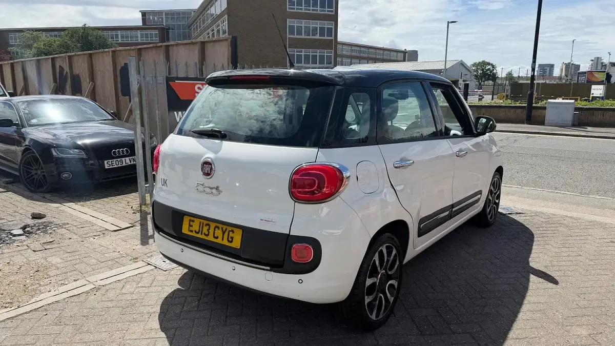 Used Fiat 500L Pop Star 95 HP (69 kW) 2013 White MPV