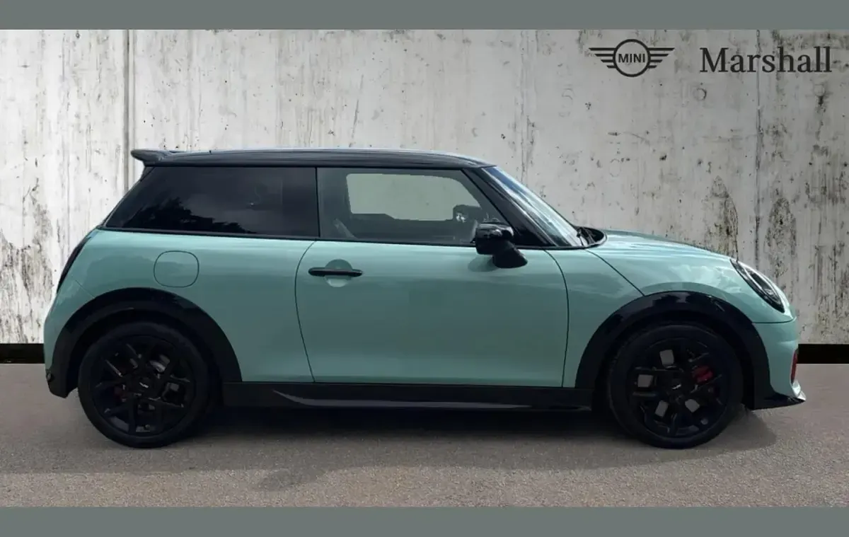 New Mini John Cooper Works 228 HP (167 kW) 2026 Green Hatchback