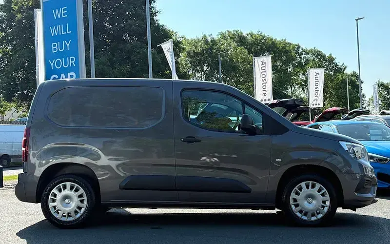 Used Vauxhall Combo Sportive 101 HP (74 kW) 2021 MPV