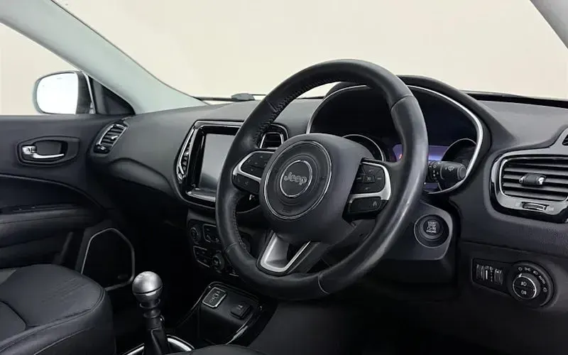 Begagnad Jeep Compass Limited 140 HK (102 kW) 2021 SUV