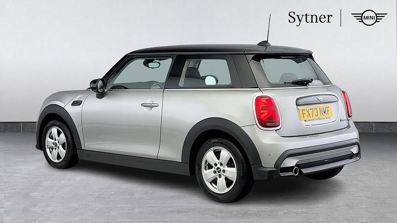 Used Mini Cooper Classic 134 HP (98 kW) 2023 Silver Hatchback