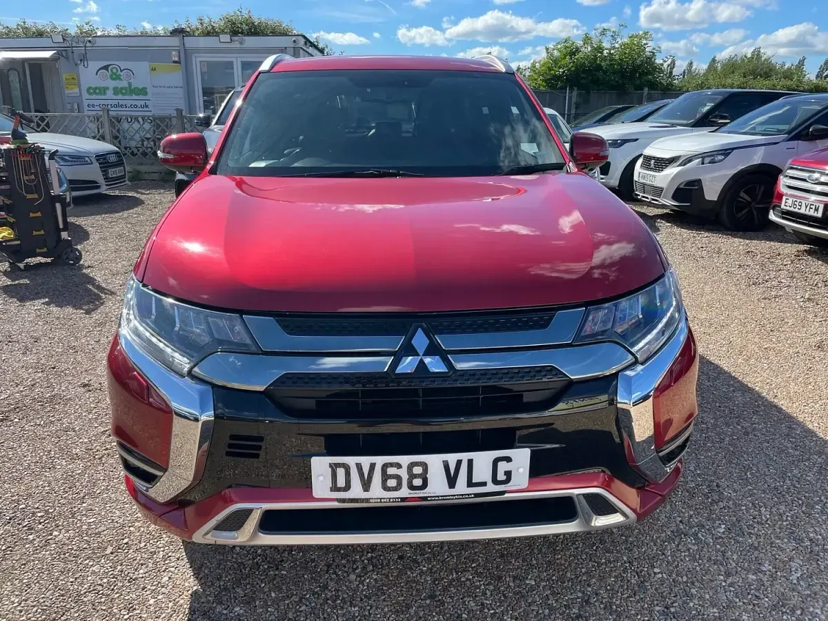 Used Mitsubishi Outlander P-HEV 2018 Red Estate