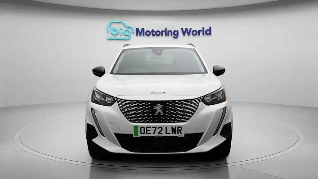 Używany Peugeot e-2008 Active+ 100 kW (136 KM) 2022 SUV