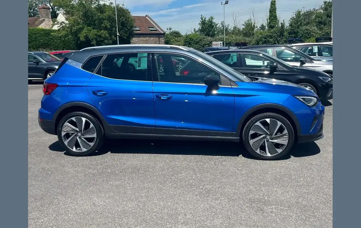 Used Seat Arona FR 108 HP (79 kW) 2023 Blue SUV