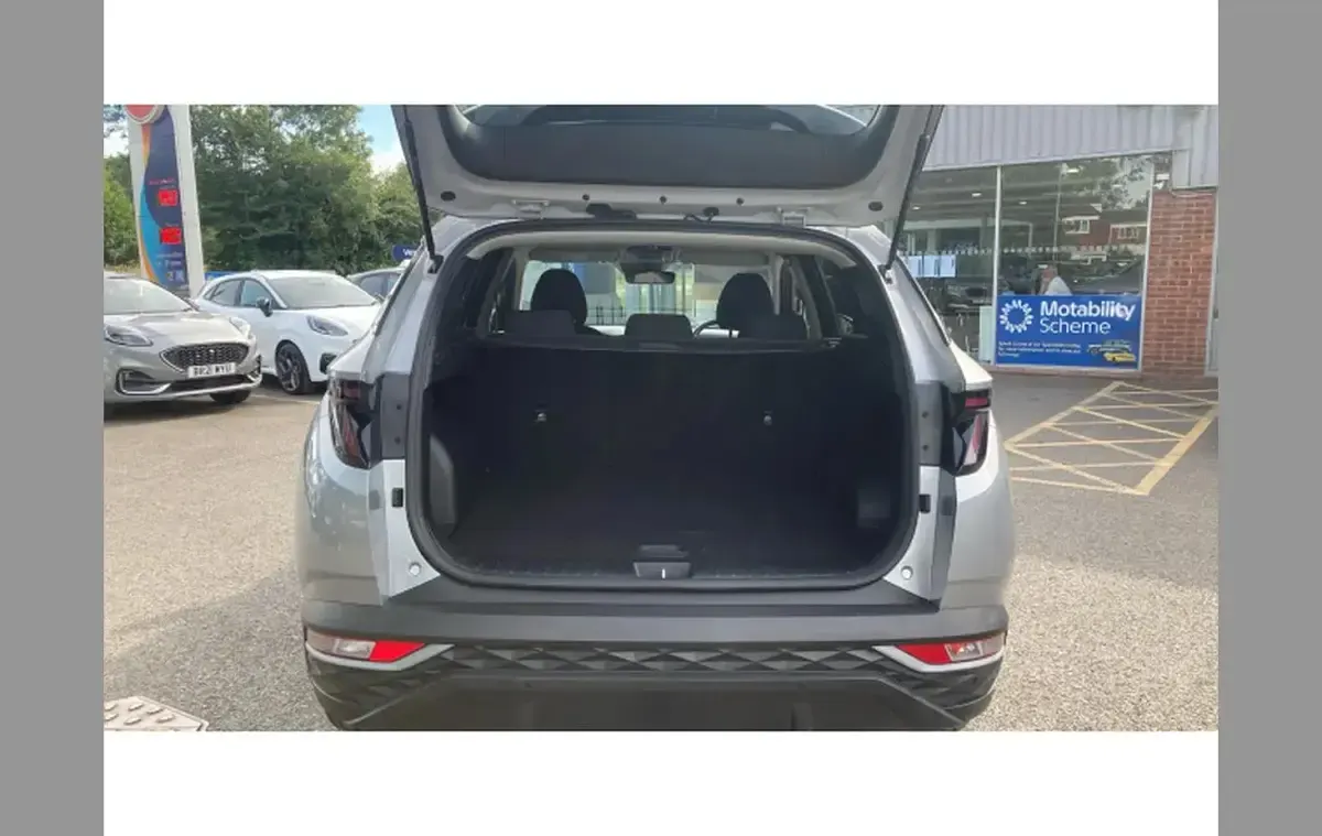Used Hyundai Tucson SE 230 HP (169 kW) 2023 Silver SUV