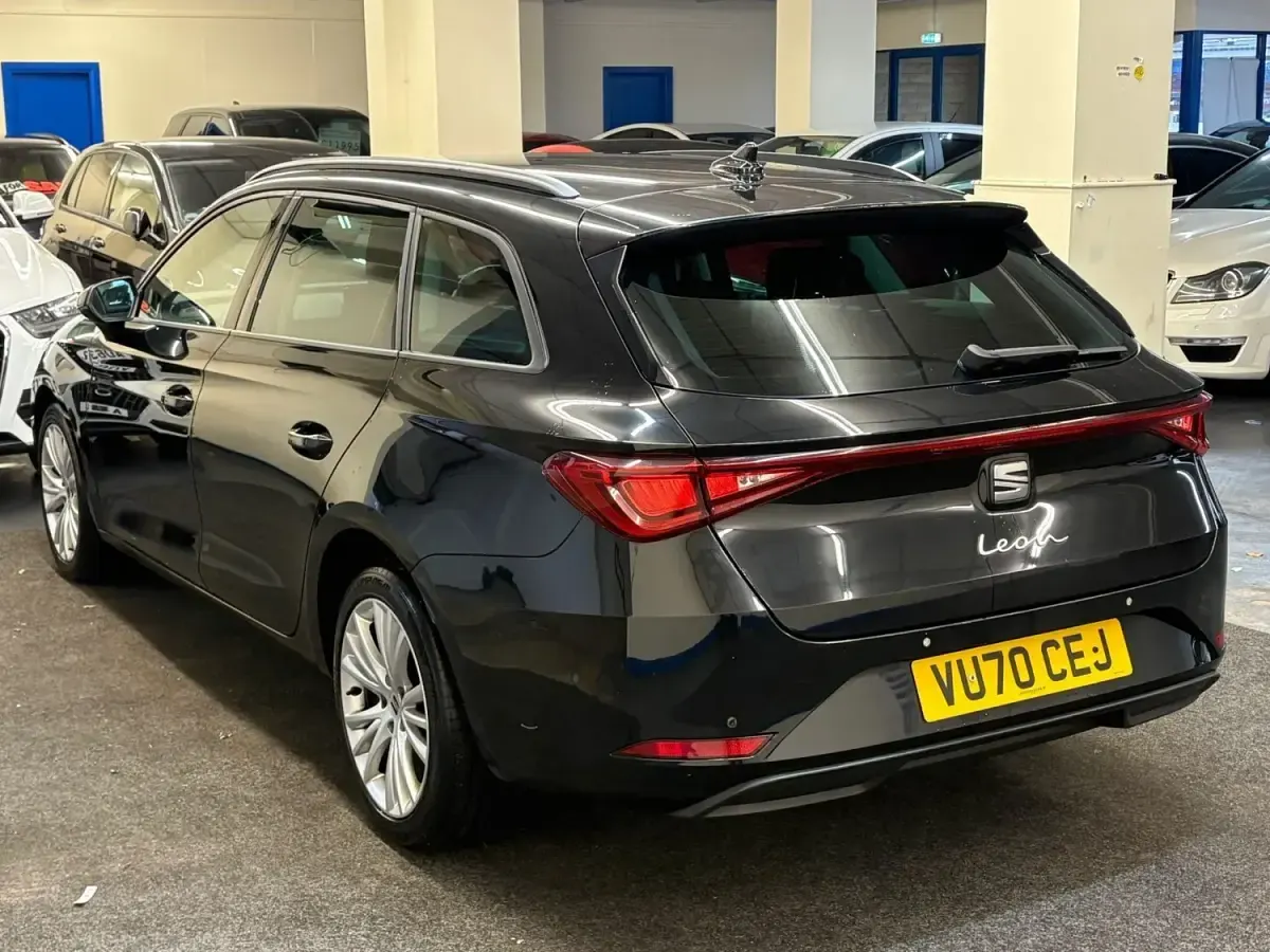 Second-hand Seat Leon SE Dynamic 130 CP (95 kW) 2020 Negru Break