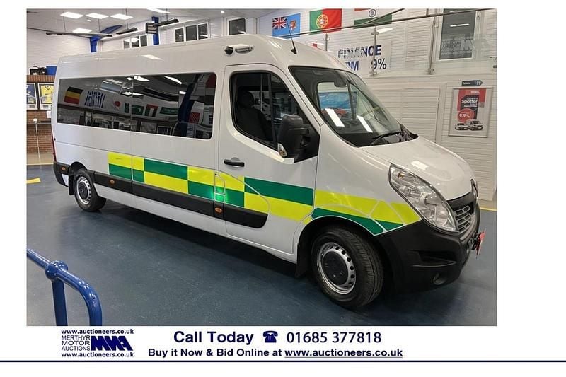 White Used 2019 Renault Master Business Van | £10,320 (Fair price) - Image 1/4