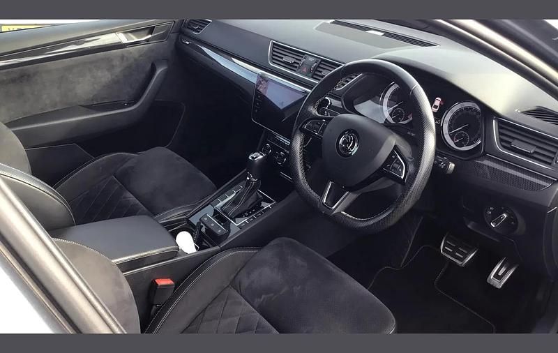 Used Skoda Superb SportLine 190 HP (139 kW) 2018 Grey Hatchback