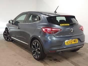 Używany Renault Clio V SE 90 KM (66 kW) 2022 Szary Hatchback