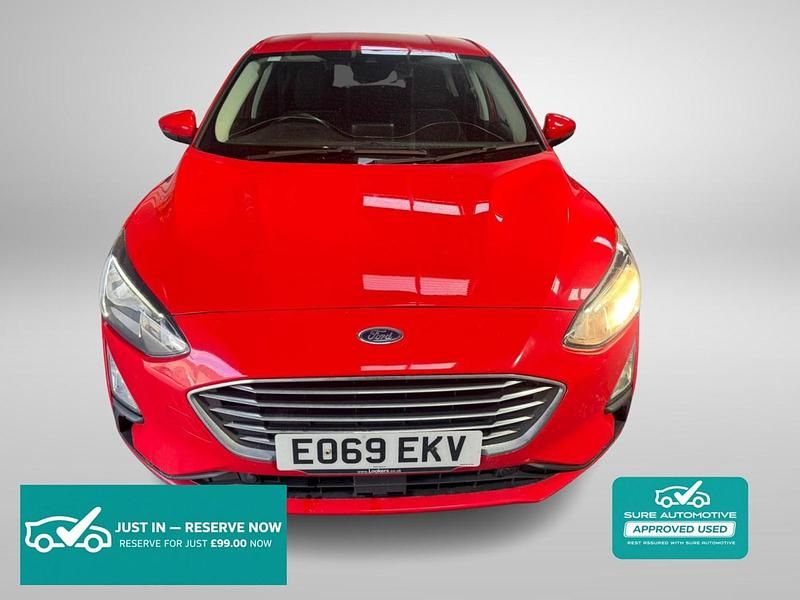 Used Ford Focus Titanium 118 HP (86 kW) 2019 Red Hatchback