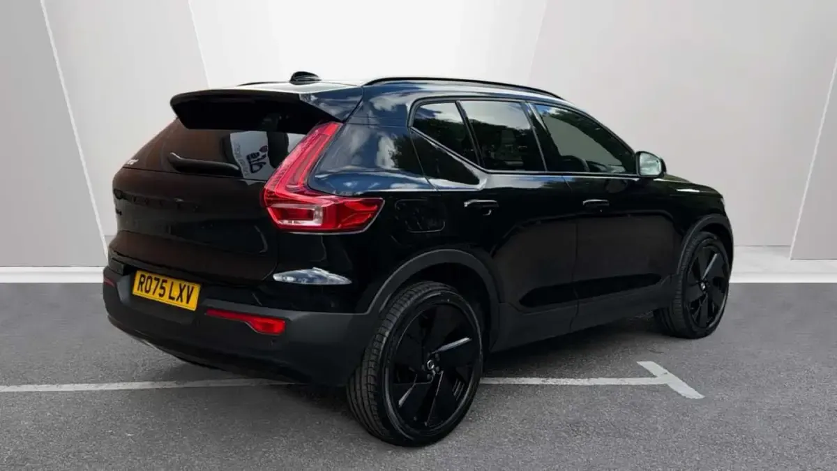 Used Volvo XC40 Plus 197 HP (144 kW) 2025 Black SUV