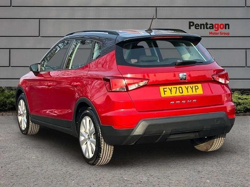 Used Seat Arona SE 95 HP (69 kW) 2020 Desire red/magnetic grey SUV