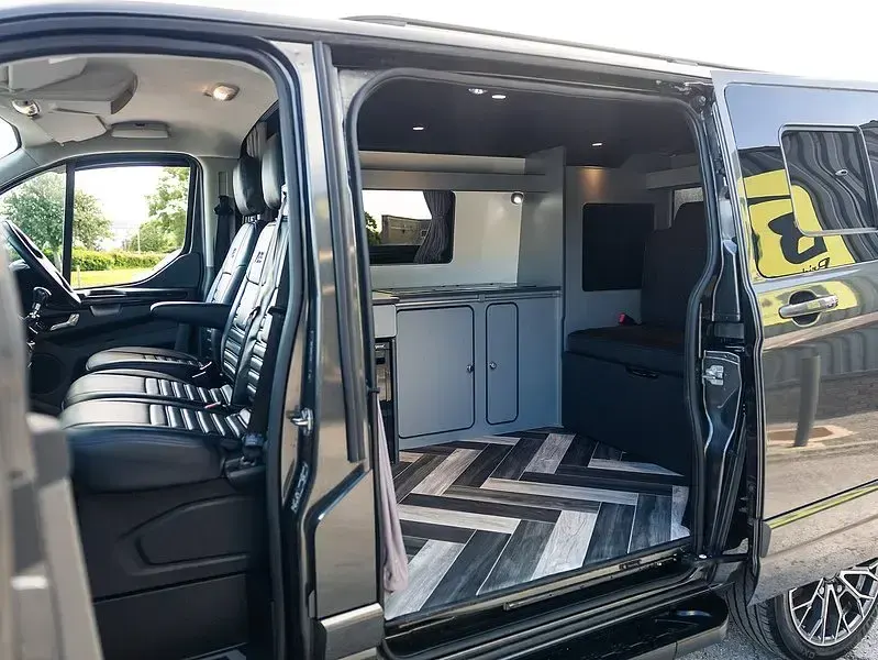 Used Ford Transit Custom Limited 130 HP (95 kW) 2018 Grey Van