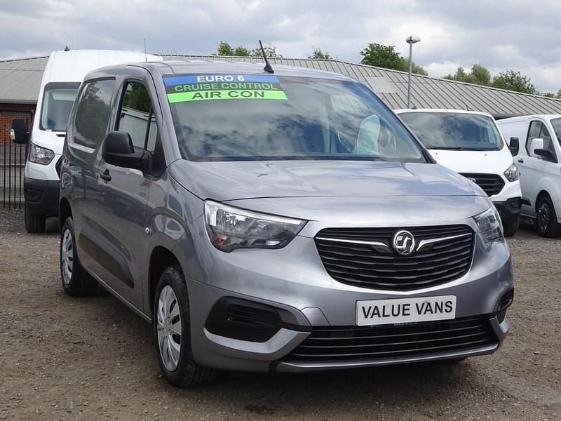 Used Vauxhall Combo Sportive 100 HP (73 kW) 2019 Grey MPV