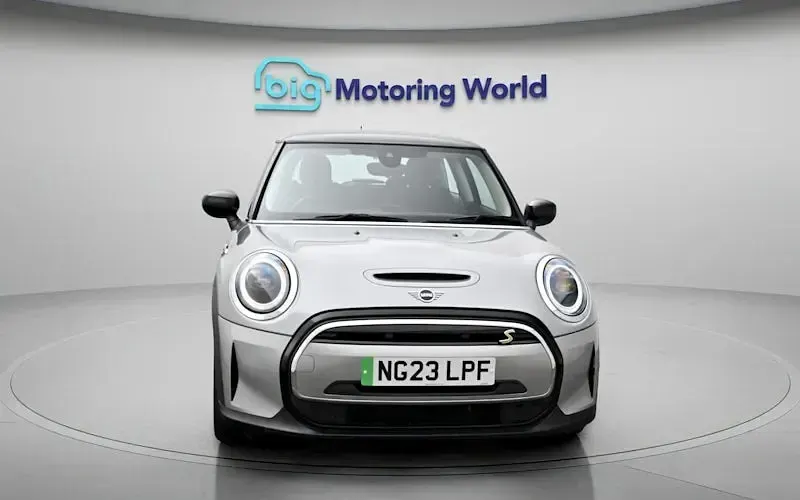 Used Mini Cooper Level 1 135 kW (184 HP) 2023 Hatchback