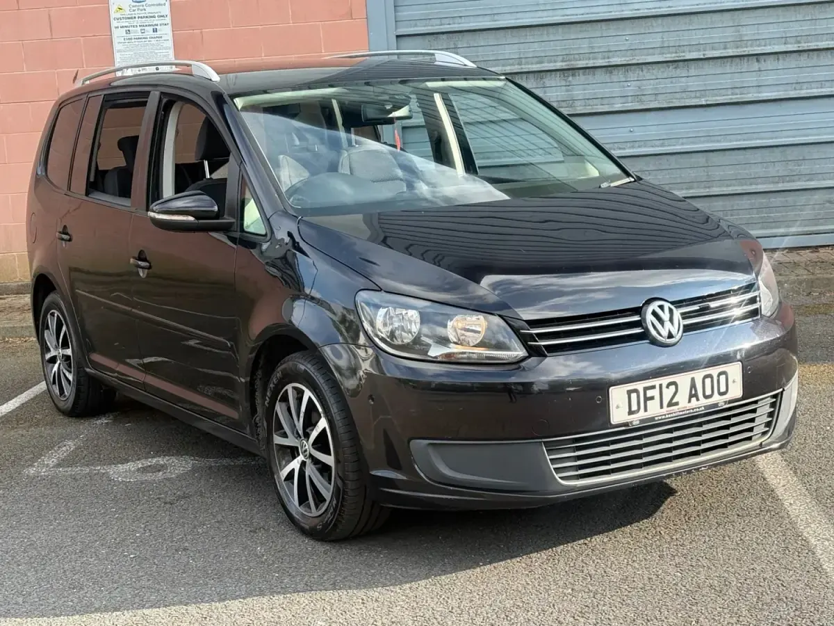 Używany VW Touran SE 105 KM (77 kW) 2012 Czarny Minivan