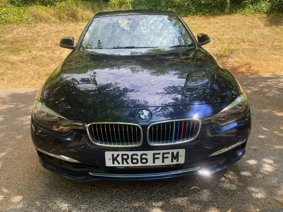Used BMW 330e Luxury Line 252 HP (185 kW) 2016 Blue Sedan