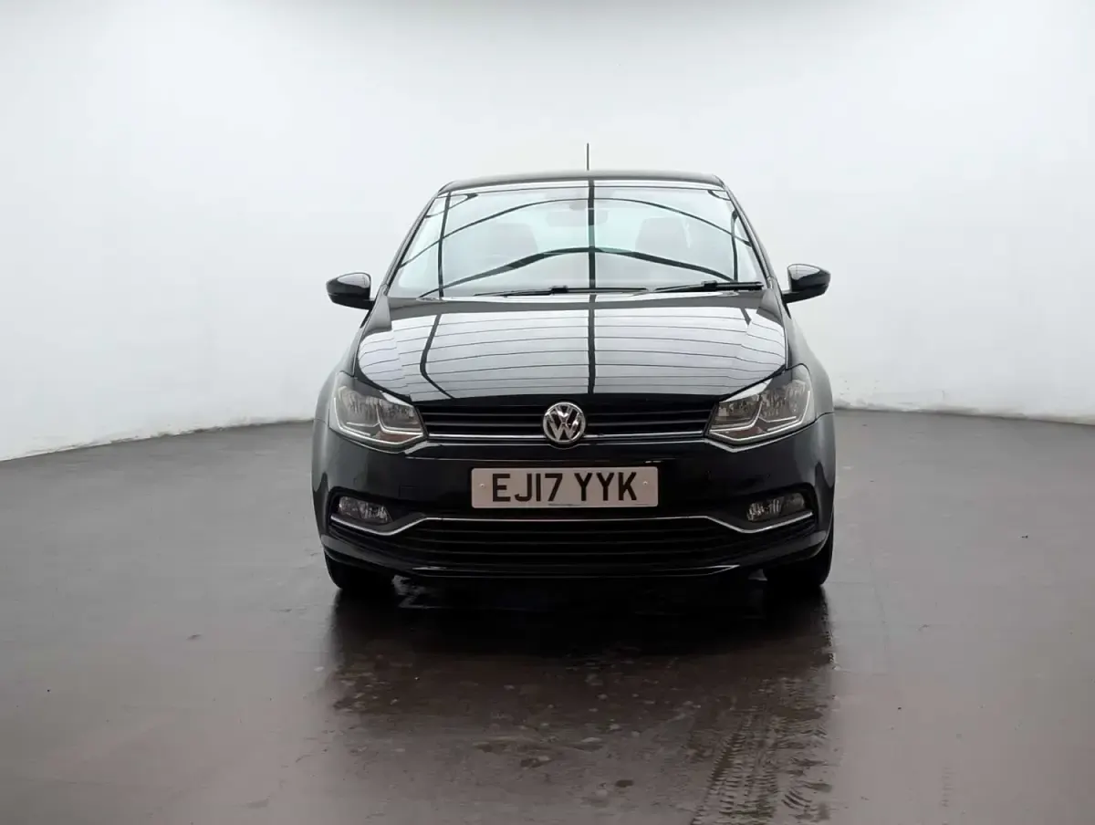 Käytetty VW Polo Edition 60 HP (44 kW) 2017 Musta Viistoperä