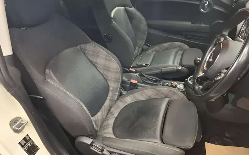 Used Mini Cooper Hatch 136 HP (100 kW) 2017 Silver Hatchback