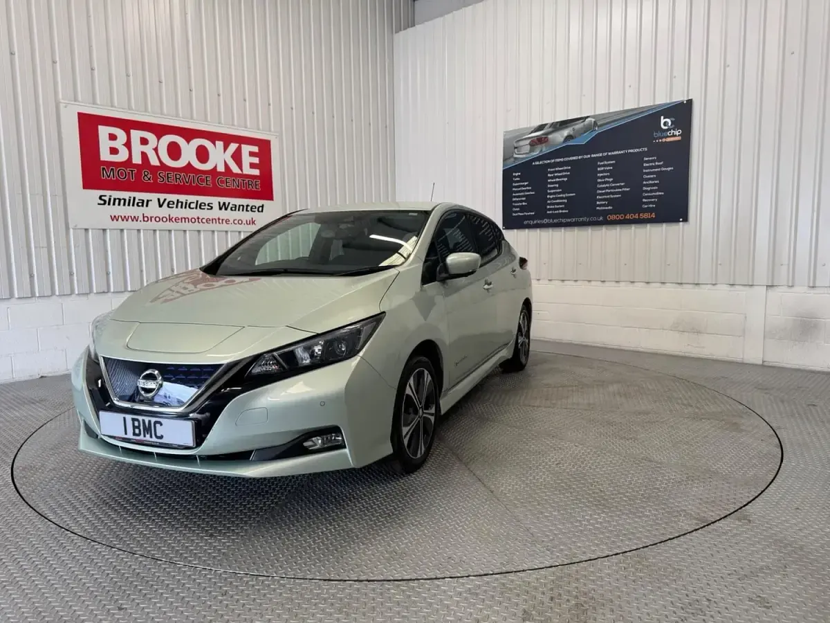 Used Nissan Leaf 110 kW (150 HP) 2018 Silver Hatchback