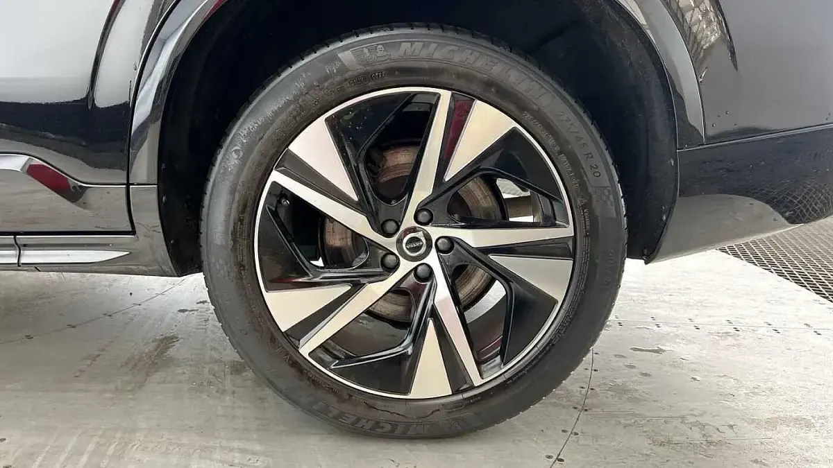 Used Volvo XC90 R-Design 235 HP (172 kW) 2022 Black SUV