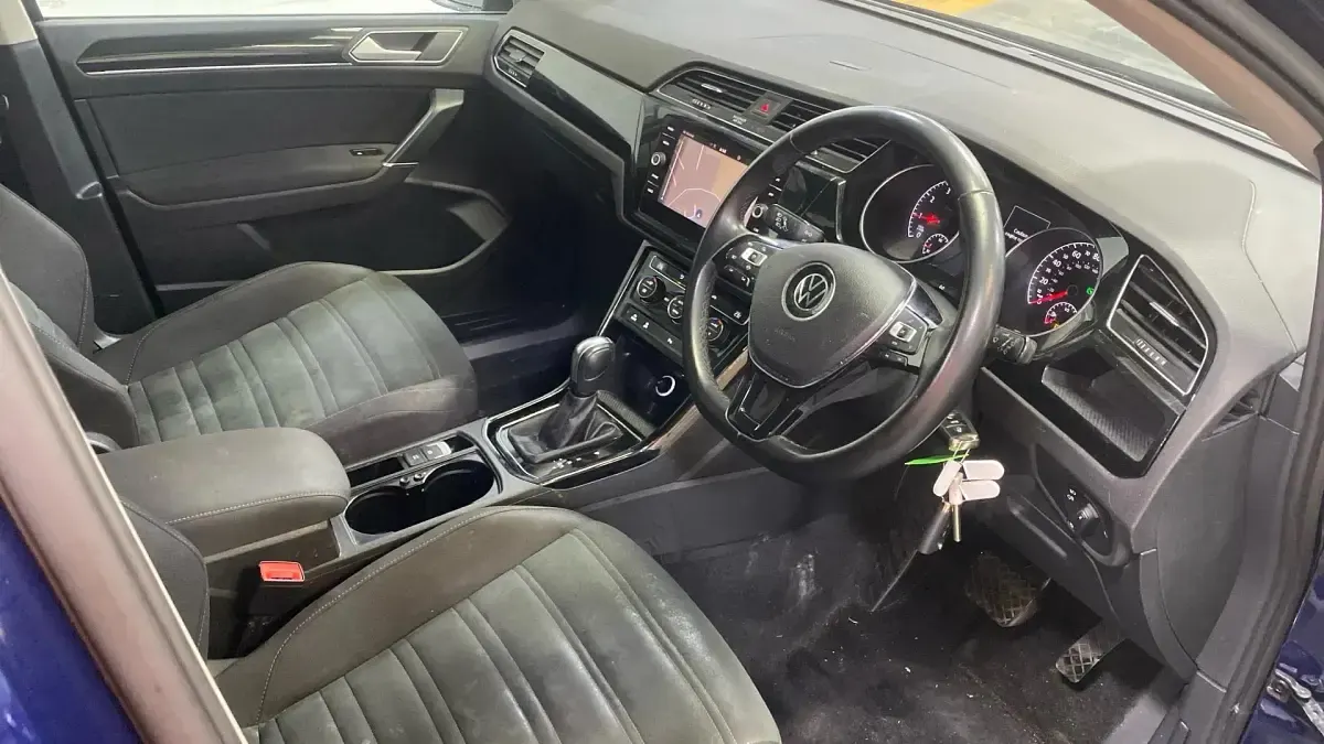 Used VW Touran SEL 150 HP (110 kW) 2021 Blue MPV