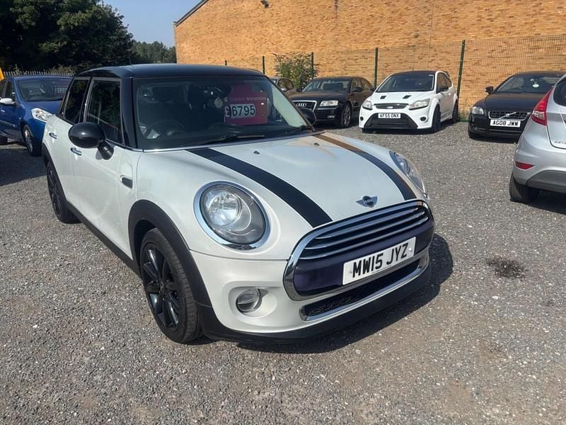 Silver Used 2015 Mini Cooper Hatch Hatchback | £6,795 (Fair price) - Image 1/4