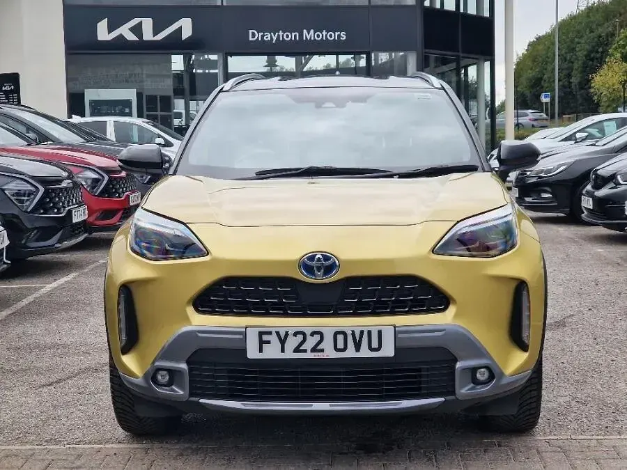 Used Toyota Yaris Hybrid Edition 116 HP (85 kW) 2022 Yellow Hatchback