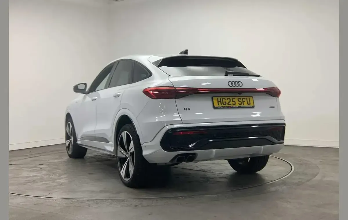 Used Audi Q5 Sportback Advanced 204 HP (150 kW) 2025 White SUV
