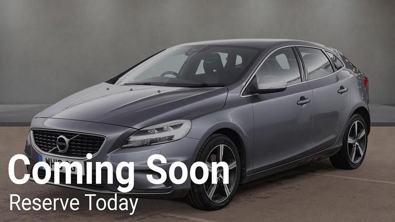 Used Volvo V40 R-Design 122 HP (89 kW) 2018 Grey Hatchback
