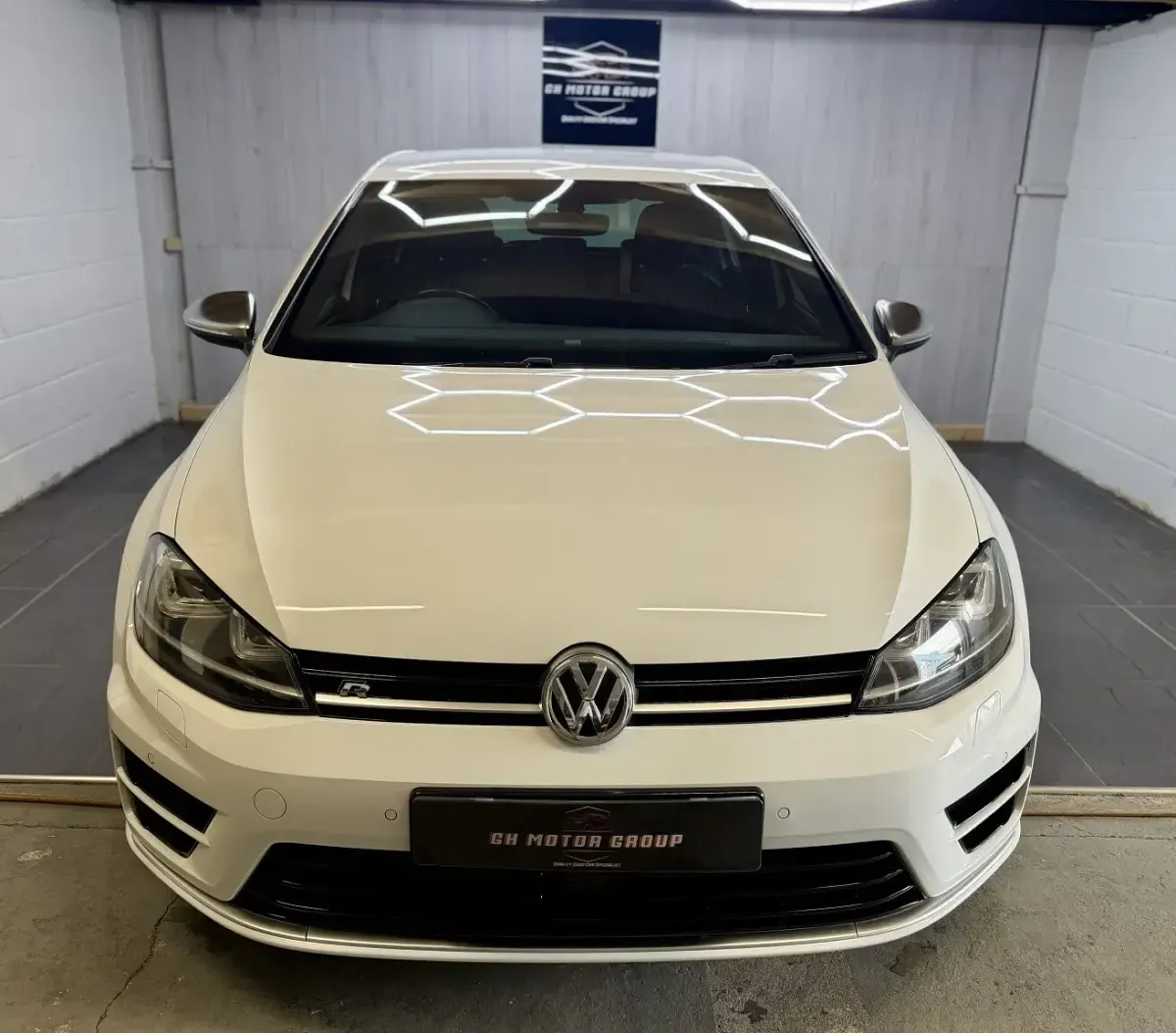 Used VW Golf VII R 2016 White Hatchback