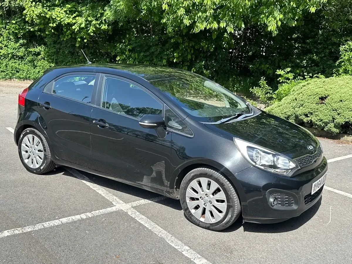 Used Kia Rio 75 HP (55 kW) 2014 Black Hatchback