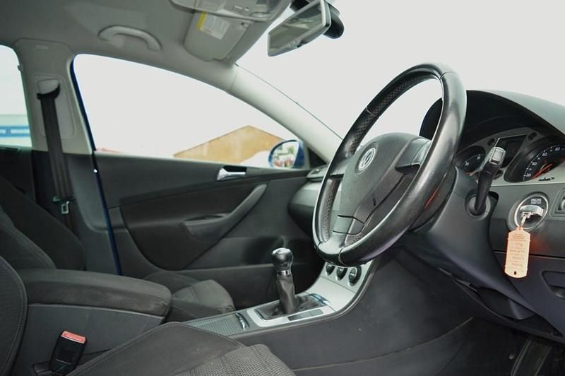 Used VW Passat Sport 140 HP (102 kW) 2009 Maritime blue Estate