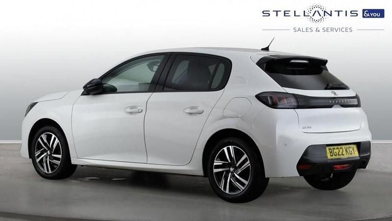 Used Peugeot 208 Allure Premium 99 HP (72 kW) 2022 Hatchback