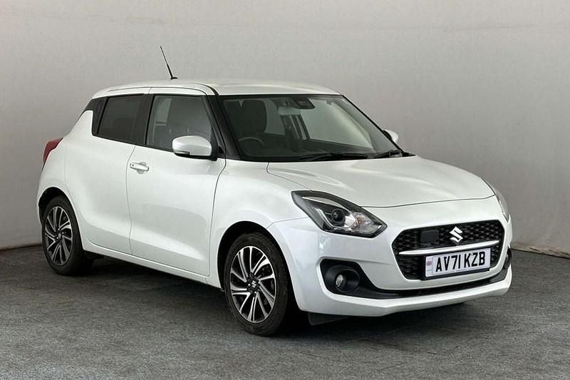 Used Suzuki Swift SZ5 83 HP (61 kW) 2022 White Hatchback