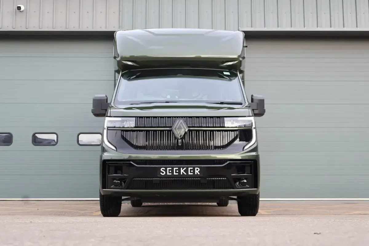 New Renault Master Extreme 2026 White MPV