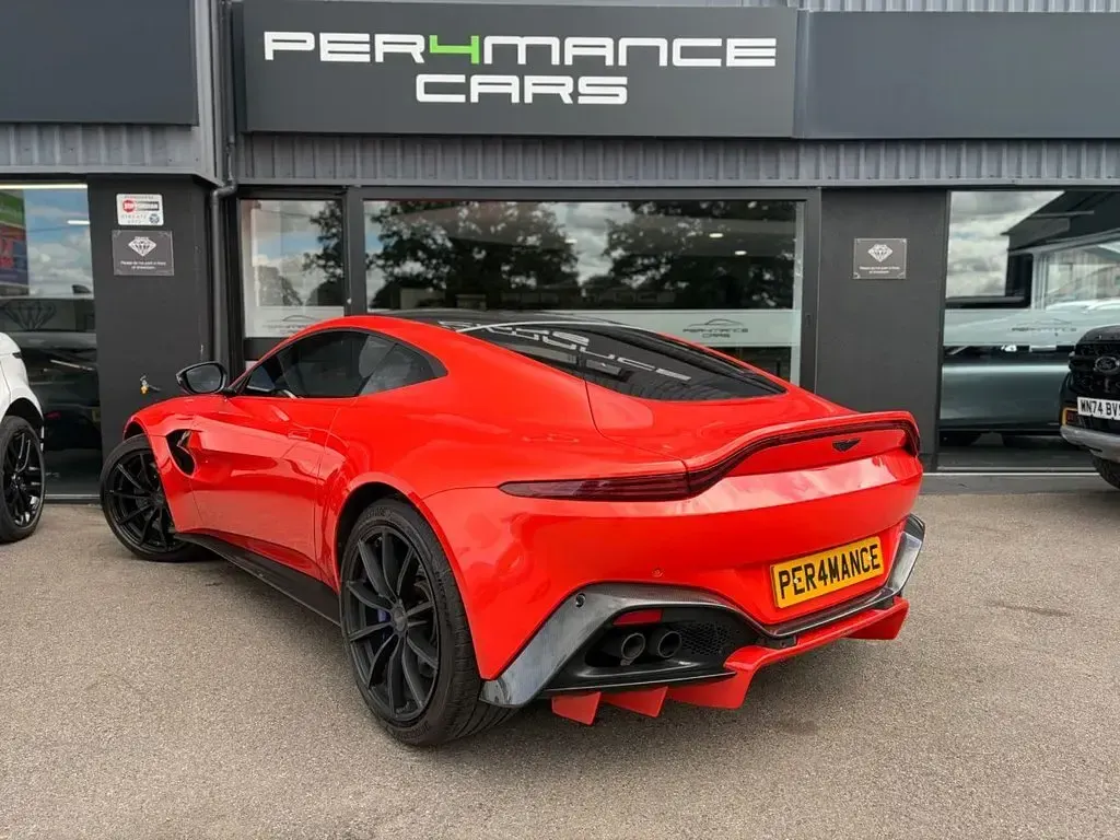 Used Aston Martin V8 Vantage 510 HP (375 kW) 2018 Orange Coupe