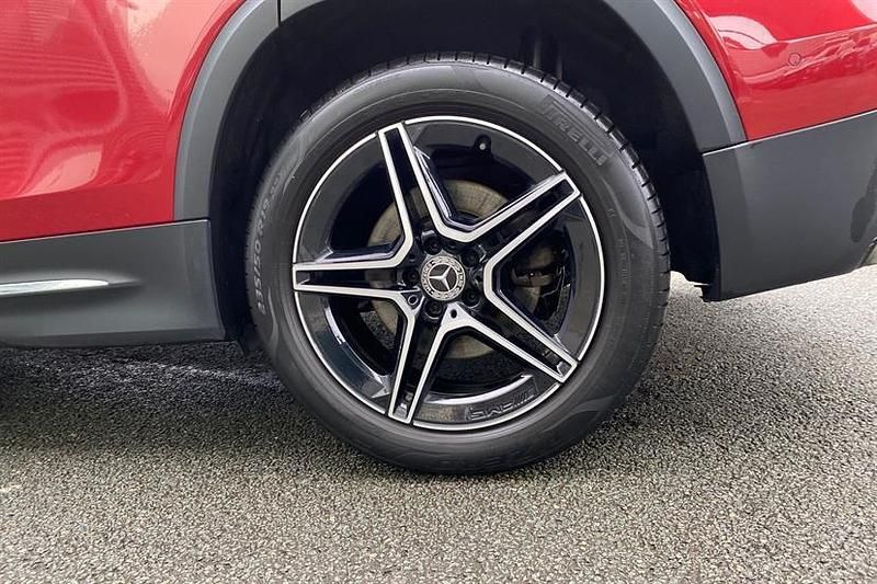 Used Mercedes GLB200 Executive 163 HP (119 kW) 2023 Patagonia red SUV