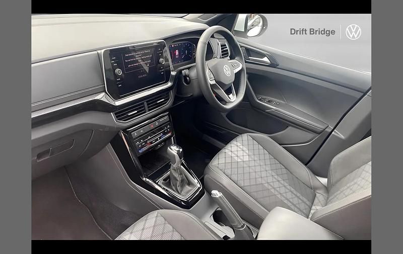 Used VW T-Cross R-line 115 HP (84 kW) 2025 White SUV