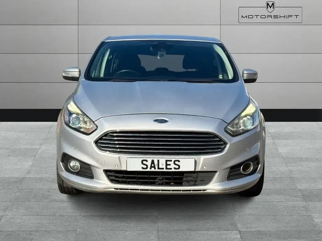 Usado Ford S-MAX Titanium 150 HP (110 kW) 2016 Prateado Monovolume
