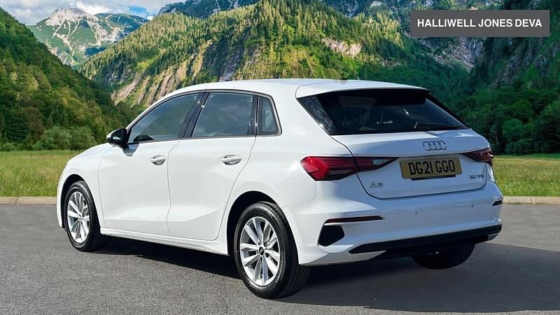 Used Audi A3 Sportback 110 HP (80 kW) 2021 White Hatchback