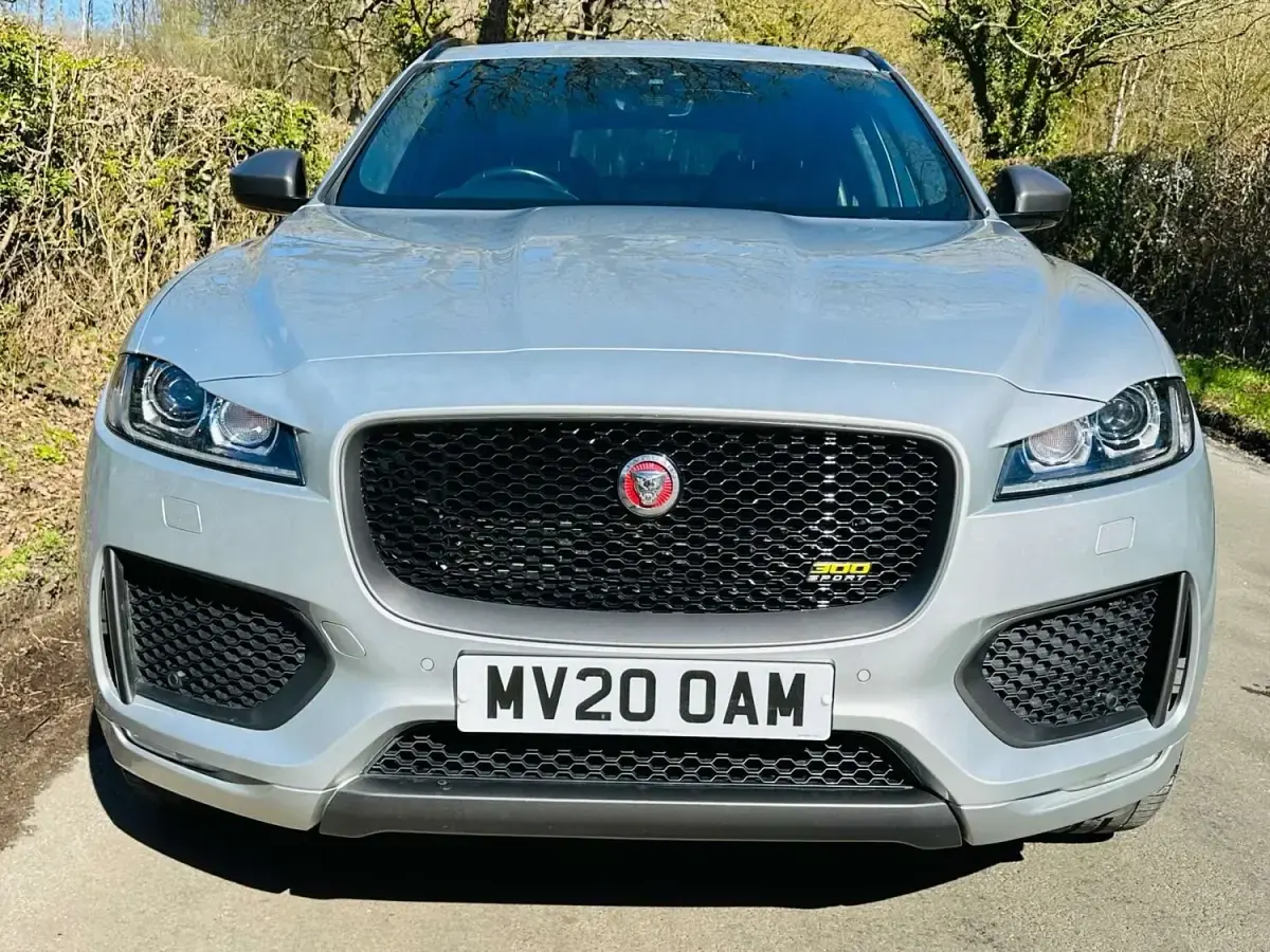 Używany Jaguar F-Pace 300 KM (220 kW) 2020 Srebrny SUV