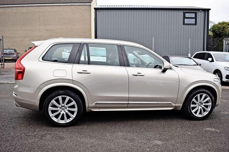 Used Volvo XC90 Inscription 225 HP (165 kW) 2016 Gold SUV
