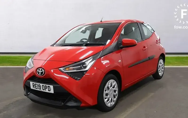 Gebraucht Toyota Aygo X-play 72 PS (52 kW) 2019 Rot Kleinwagen