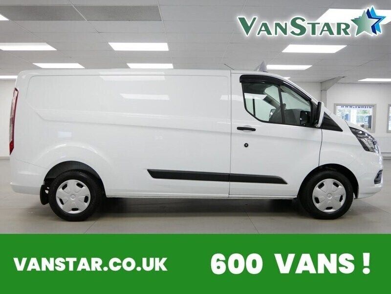 White Used 2022 Ford Transit Custom Trend Sedan | £19,689 (Fair price) - Image 1/4